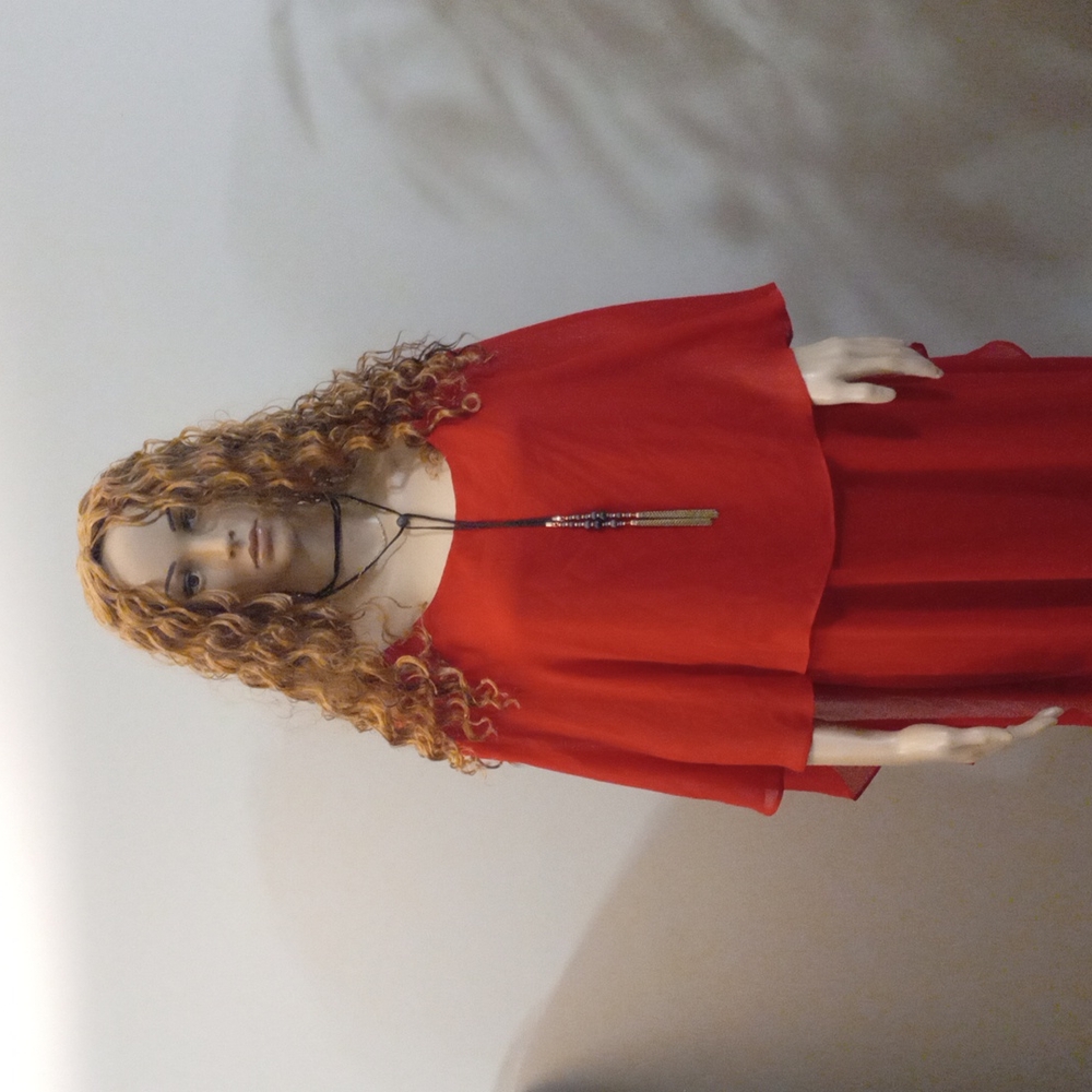 Glamour red dress